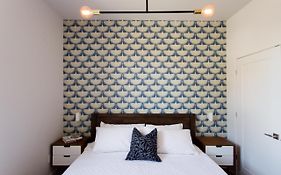 Perfectly Located Mile End 2 Bdr Unit By Den Stays